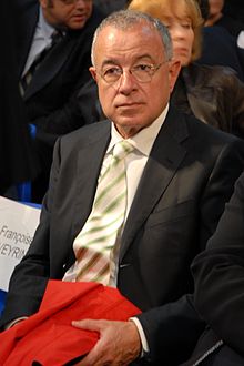 220px-alain_lamassoure_-_sarkozys_meeting_in_toulouse_for_the_2007_french_presidential_election_0040_2007-04-12