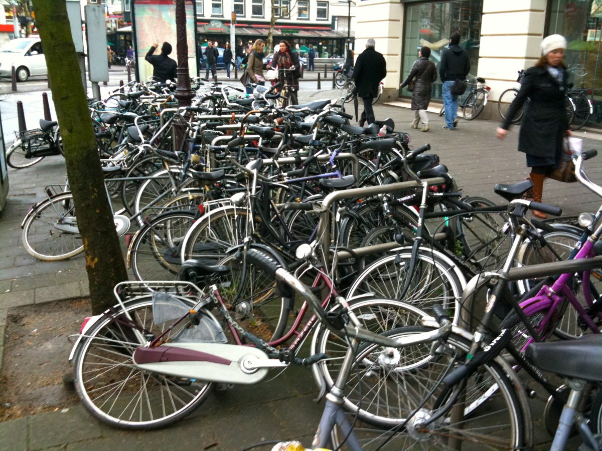 Crossing the street in the Netherlands or “how transportation changes the manner we live the city”